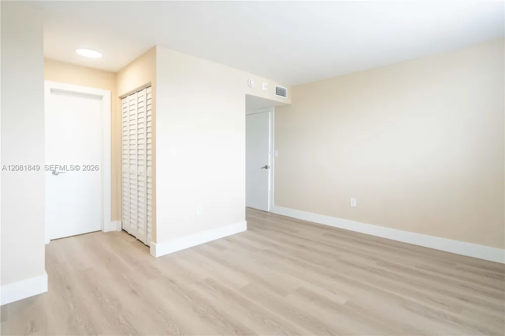 6960 Rue Vendome #402 Miami Beach, FL 33141