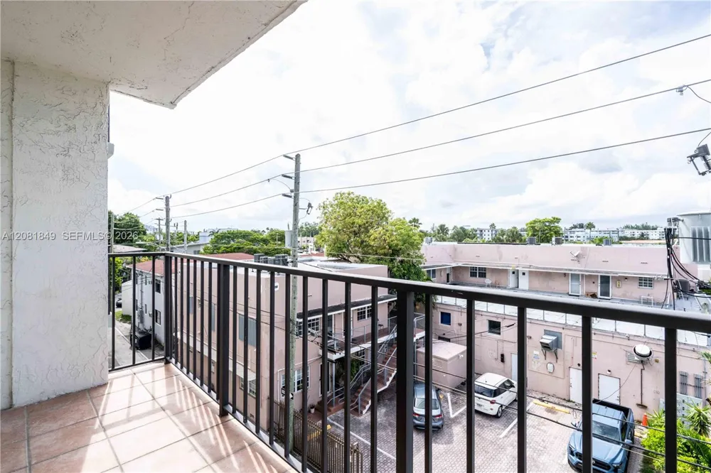 6960 Rue Vendome #402 Miami Beach, FL 33141