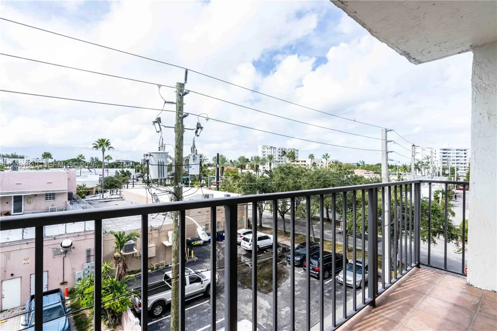 6960 Rue Vendome #402 Miami Beach, FL 33141