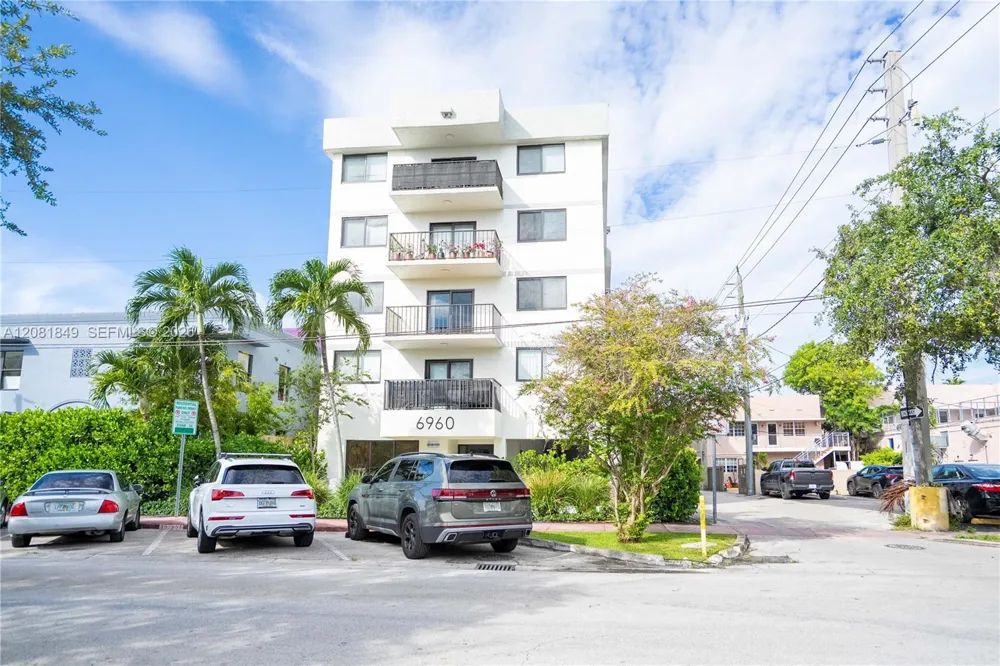6960 Rue Vendome #402 Miami Beach, FL 33141