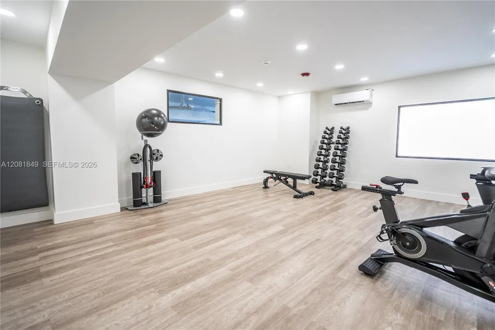 6960 Rue Vendome #402 Miami Beach, FL 33141