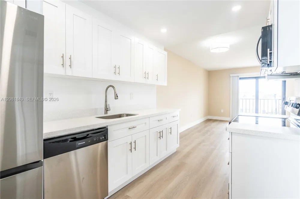 6960 Rue Vendome #402 Miami Beach, FL 33141