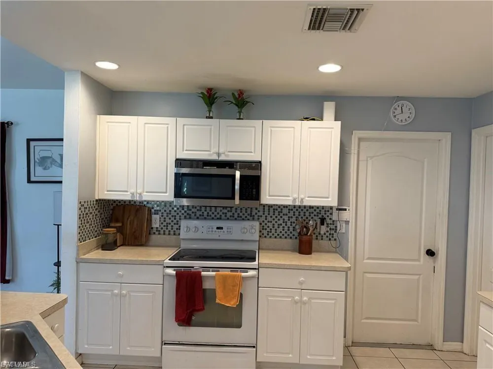 2837 NW 21st Avenue Cape Coral, FL 33993