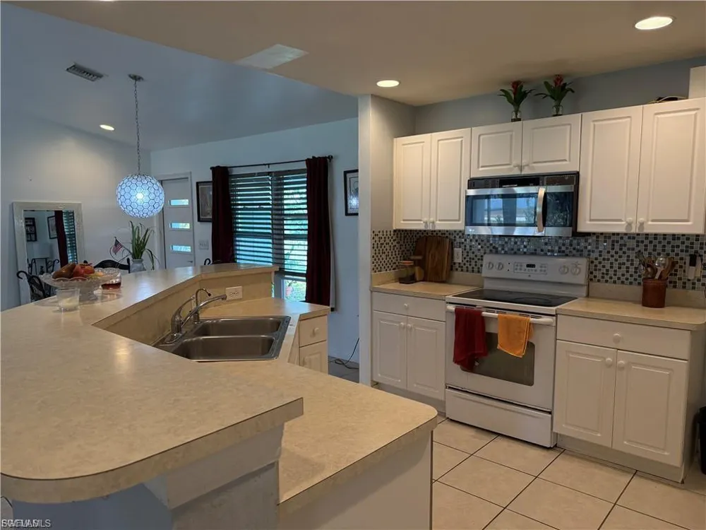 2837 NW 21st Avenue Cape Coral, FL 33993