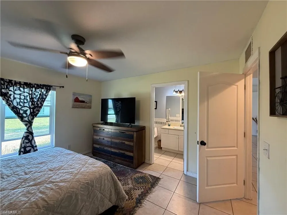 2837 NW 21st Avenue Cape Coral, FL 33993