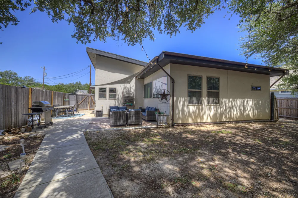 1630 Canyon Edge Canyon Lake, TX 78133