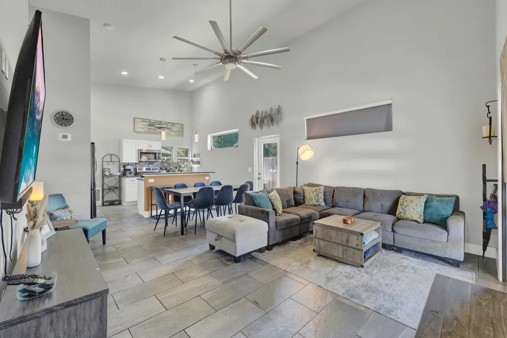 1630 Canyon Edge Canyon Lake, TX 78133