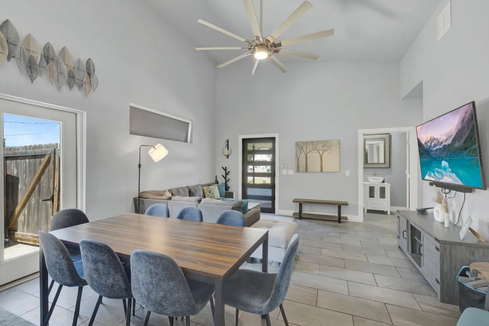 1630 Canyon Edge Canyon Lake, TX 78133