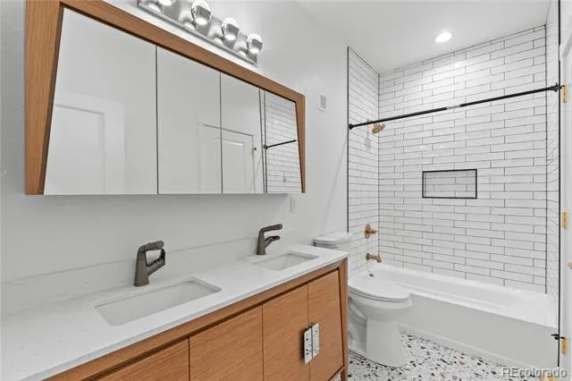 8664 S Zante Court Aurora, CO 80016