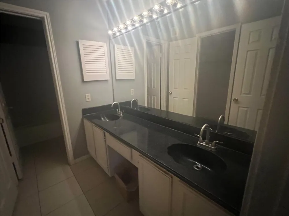 14600 Fonmeadow Drive #1000 Houston, TX 77035