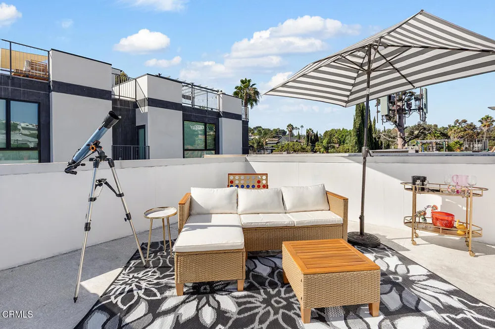 1847 Silent Era Drive Los Angeles, CA 90026