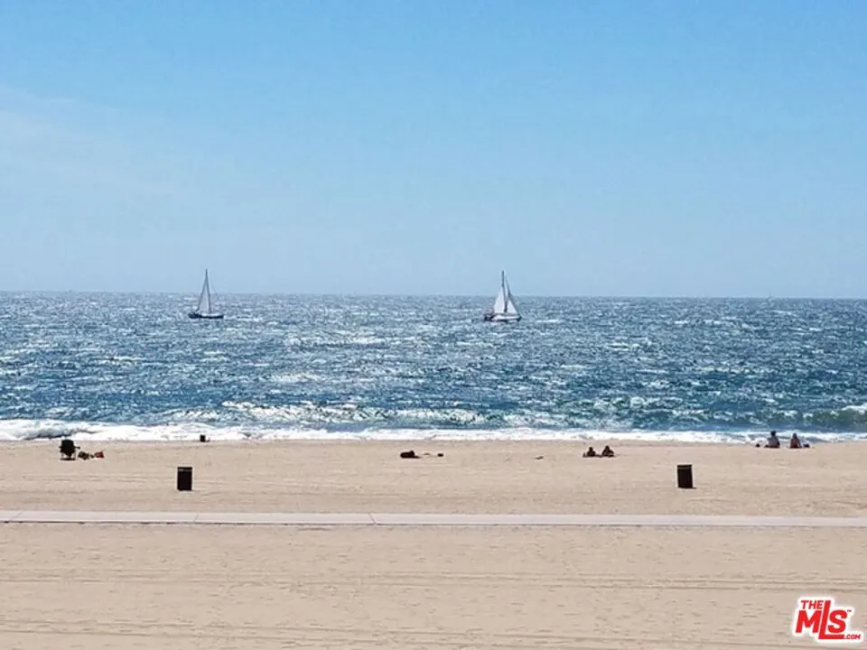 6656 Vista Del Mar #A Playa del Rey, CA 90293