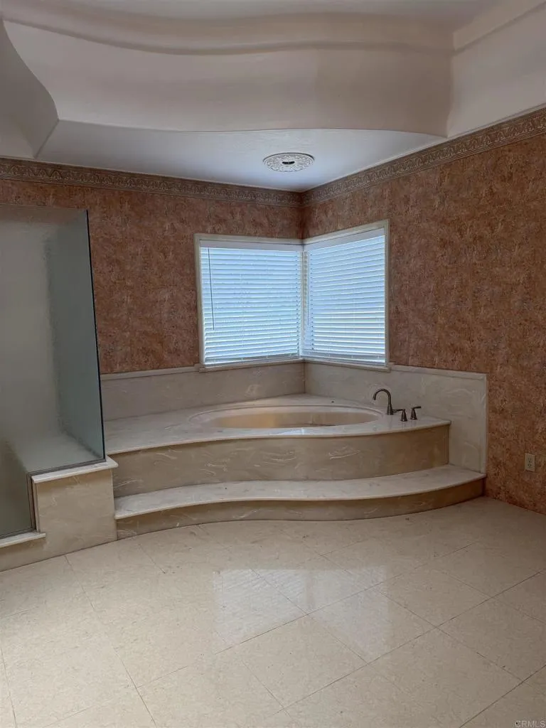 1555 Willow Glen Dr. El Cajon, CA 92019
