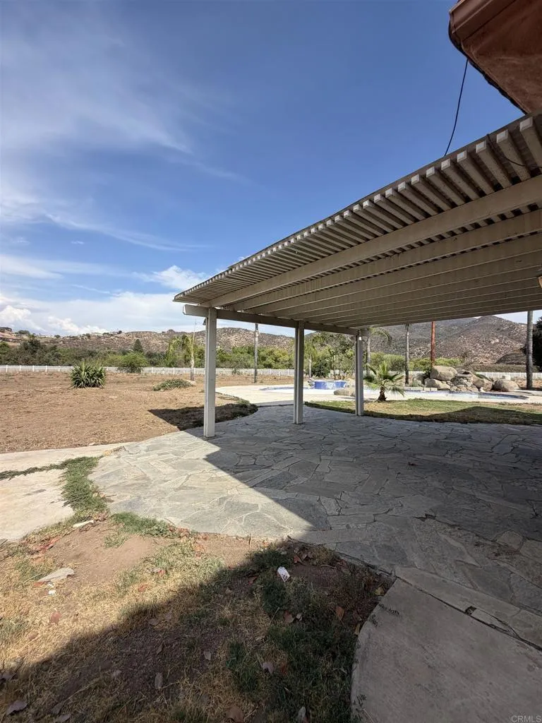 1555 Willow Glen Dr. El Cajon, CA 92019