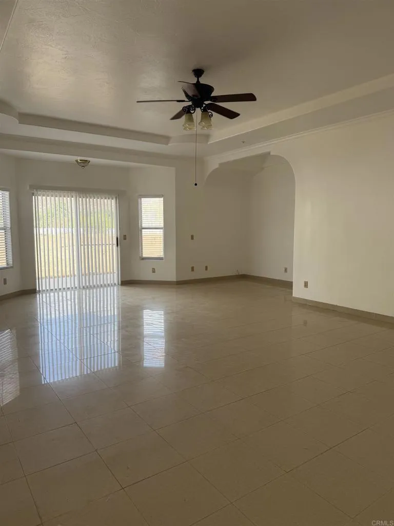 1555 Willow Glen Dr. El Cajon, CA 92019
