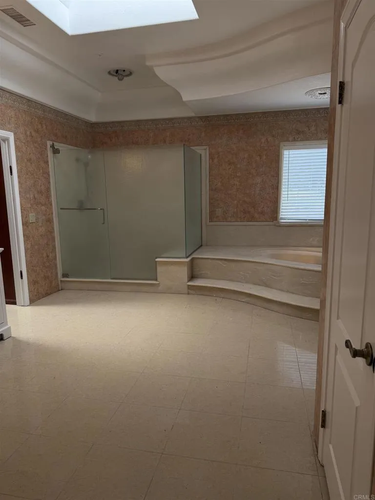 1555 Willow Glen Dr. El Cajon, CA 92019