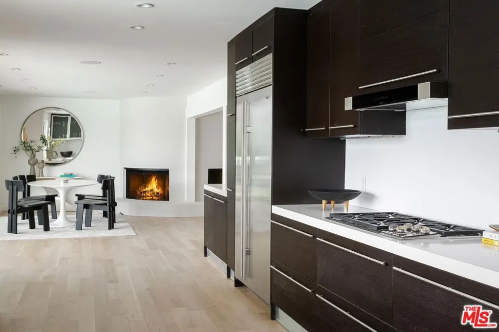 3109 Dona Susana Drive Studio City, CA 91604