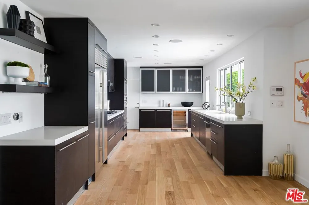 3109 Dona Susana Drive Studio City, CA 91604