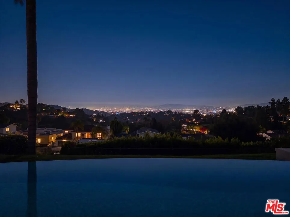 3109 Dona Susana Drive Studio City, CA 91604