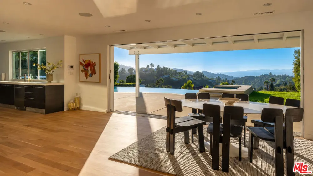 3109 Dona Susana Drive Studio City, CA 91604