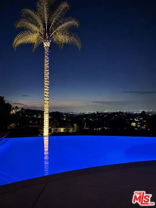 3109 Dona Susana Drive Studio City, CA 91604