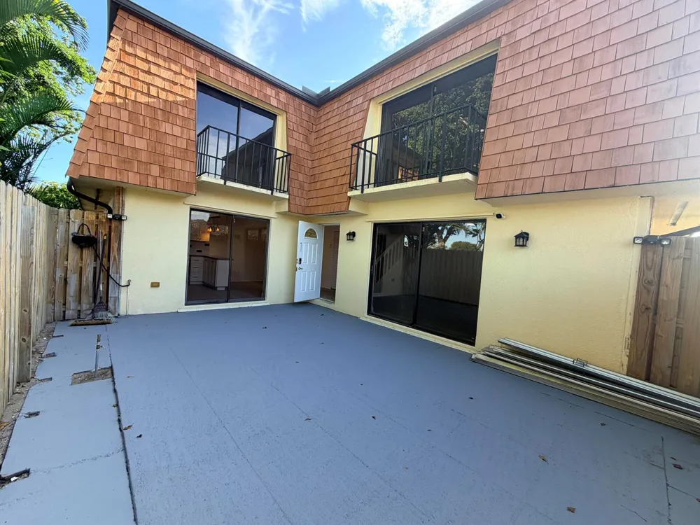 273 ARABIAN ROAD Palm Springs, FL 33461