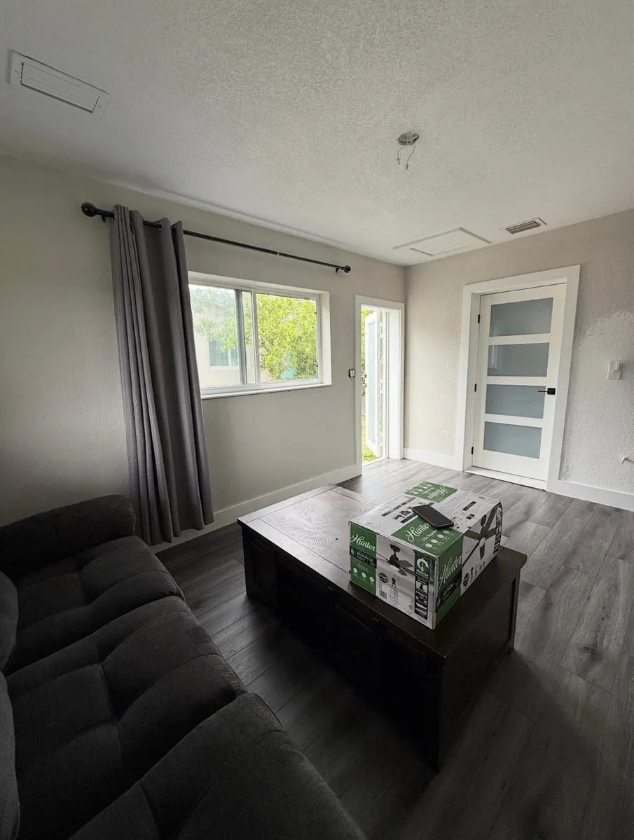 321 65th Terrace Hollywood, FL 33024