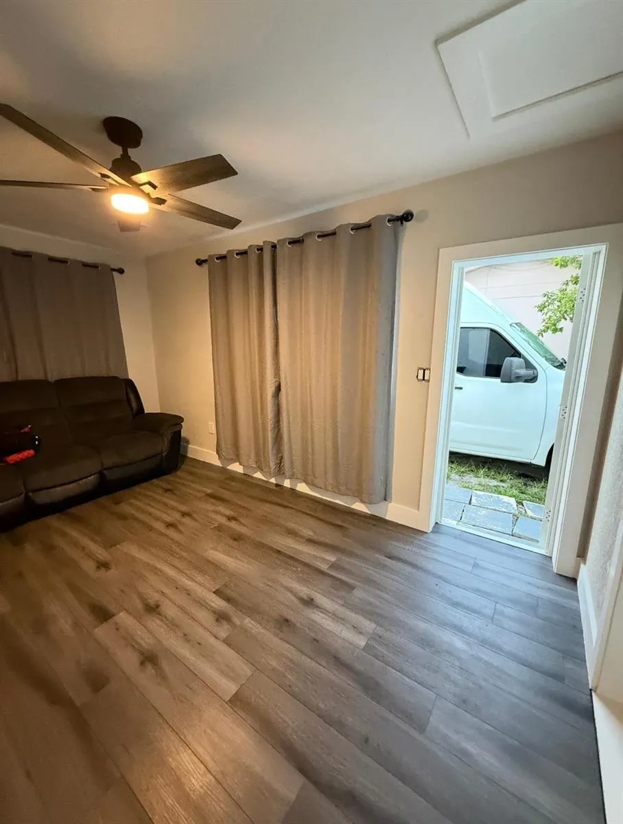 321 65th Terrace Hollywood, FL 33024