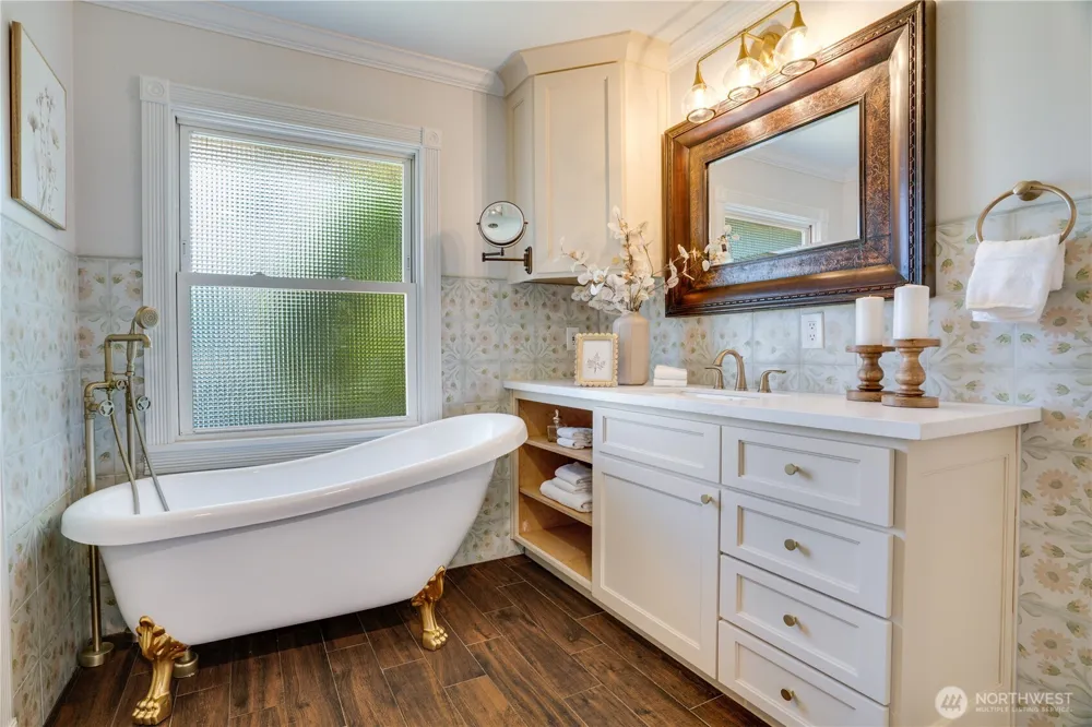 3307 Heather Place W University Place, WA 98466