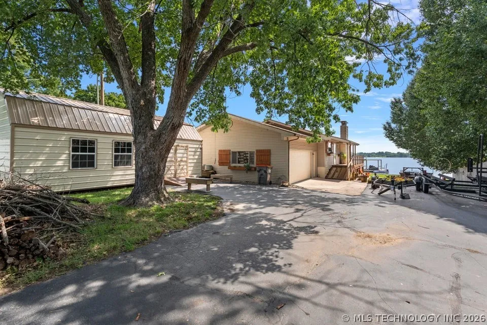 8823 Keller Road Grove, OK 74344