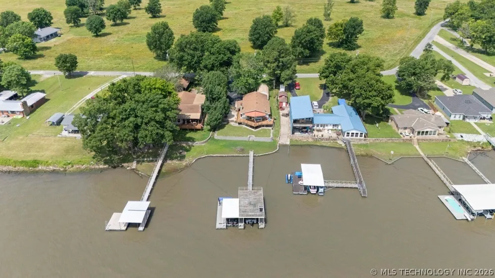 8823 Keller Road Grove, OK 74344