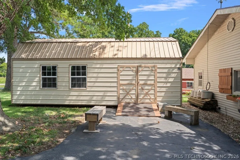 8823 Keller Road Grove, OK 74344