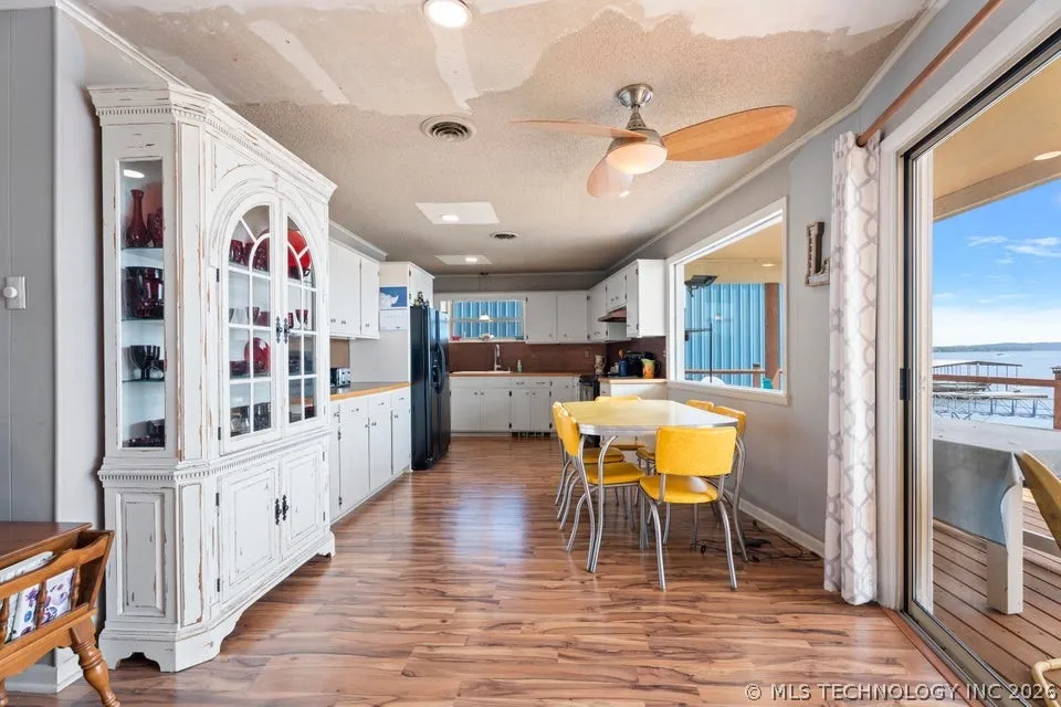 8823 Keller Road Grove, OK 74344