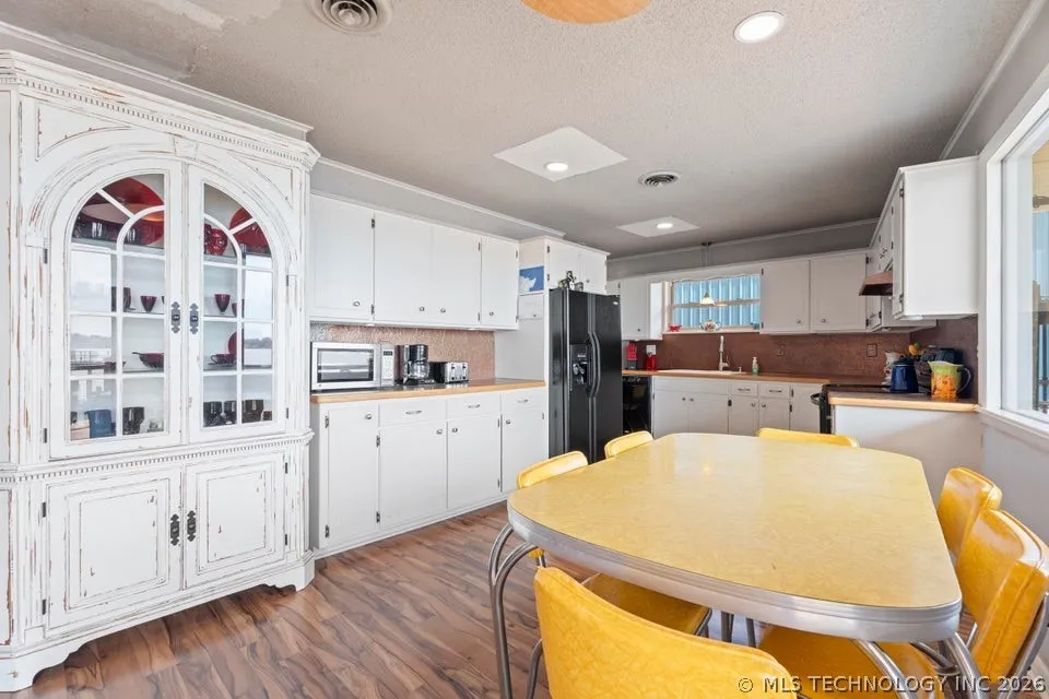 8823 Keller Road Grove, OK 74344