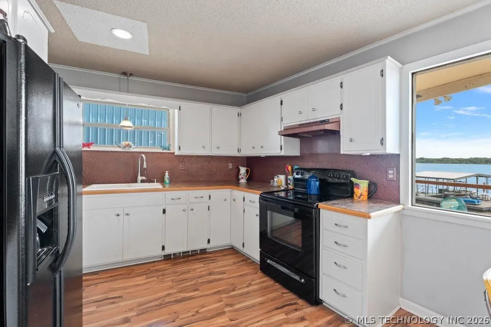 8823 Keller Road Grove, OK 74344