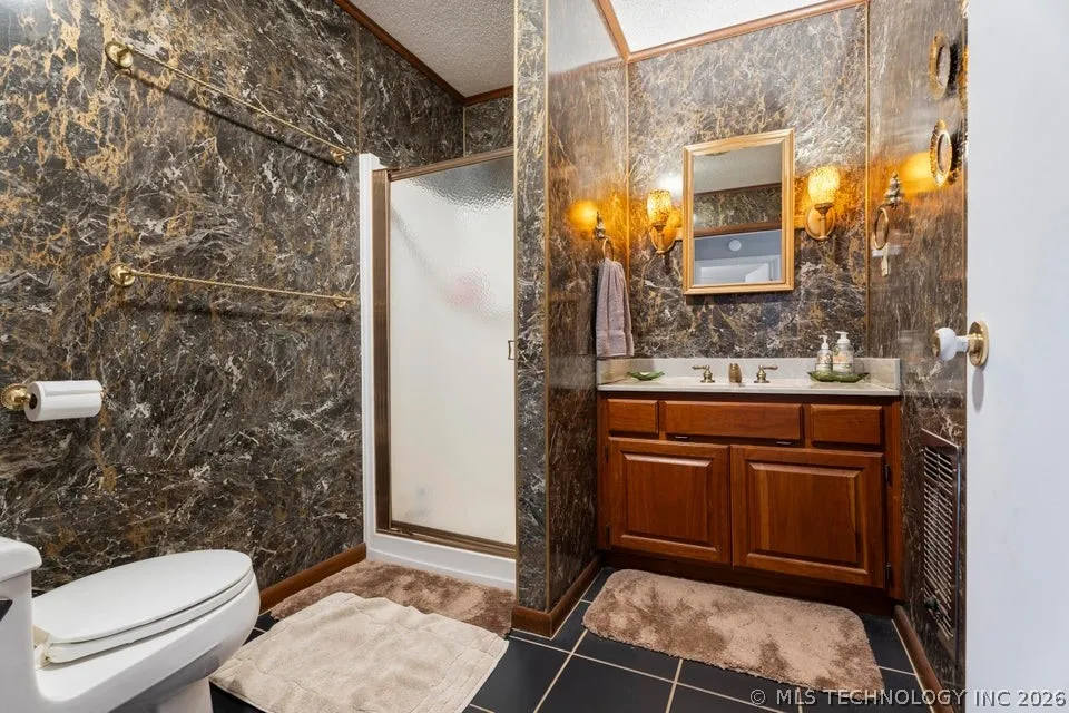 8823 Keller Road Grove, OK 74344