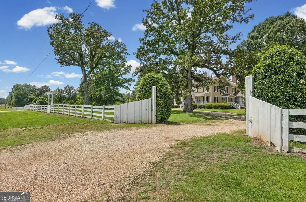 2431 Tarva RD Albany, GA 31721