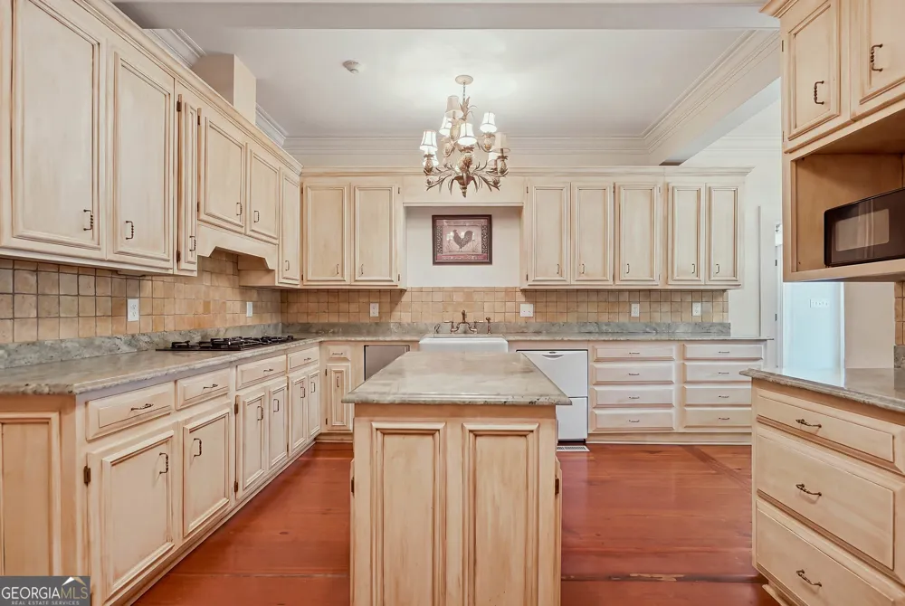 2431 Tarva RD Albany, GA 31721