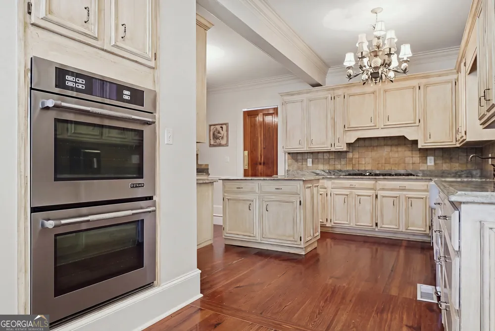 2431 Tarva RD Albany, GA 31721