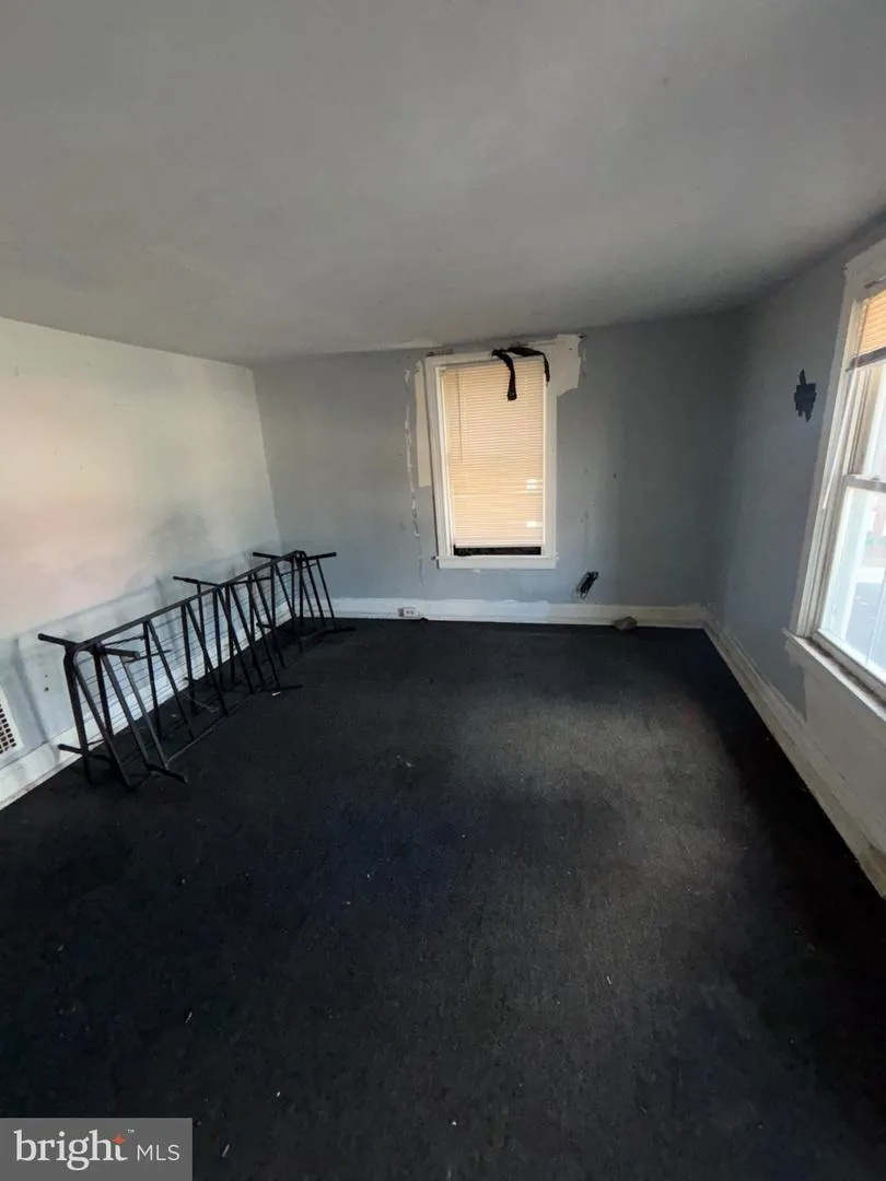 712 E LINCOLN HIGHWAY Coatesville, PA 19320