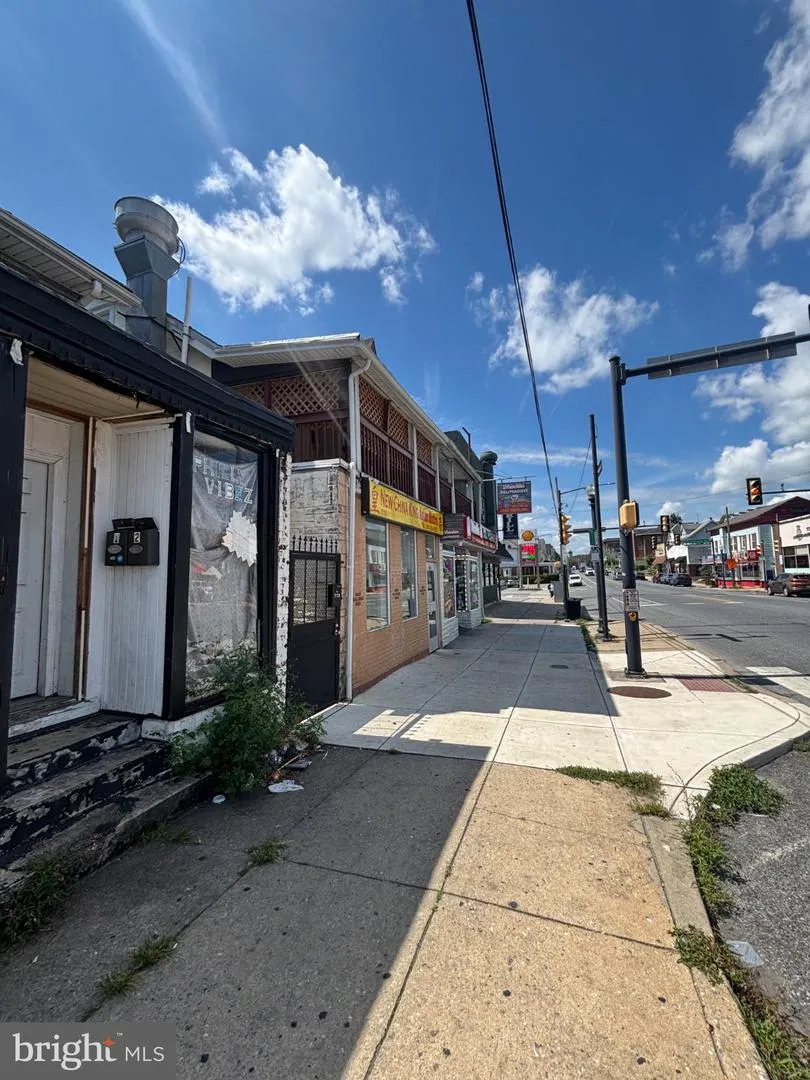 712 E LINCOLN HIGHWAY Coatesville, PA 19320