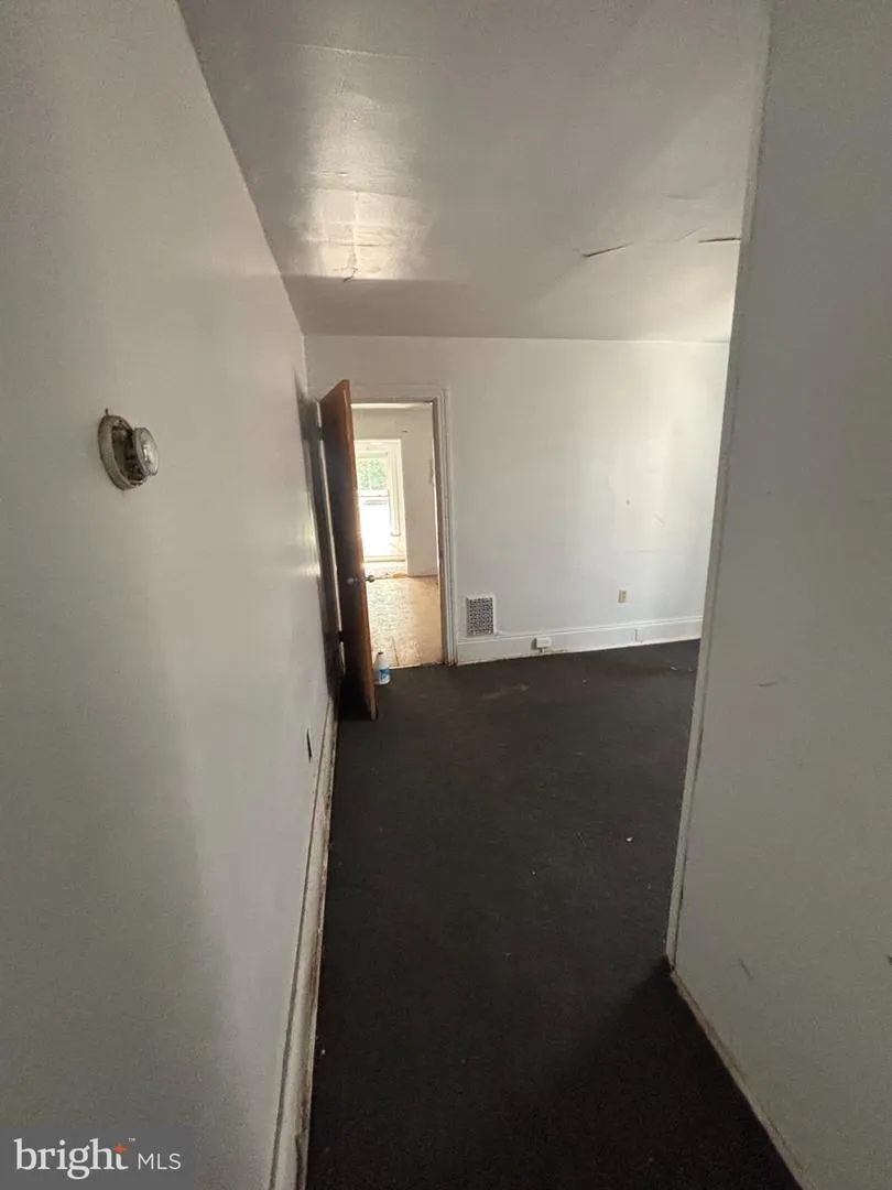 712 E LINCOLN HIGHWAY Coatesville, PA 19320
