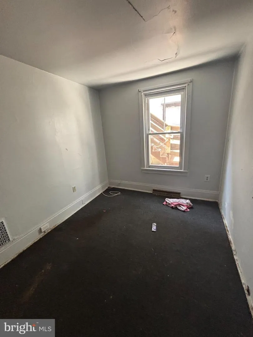 712 E LINCOLN HIGHWAY Coatesville, PA 19320