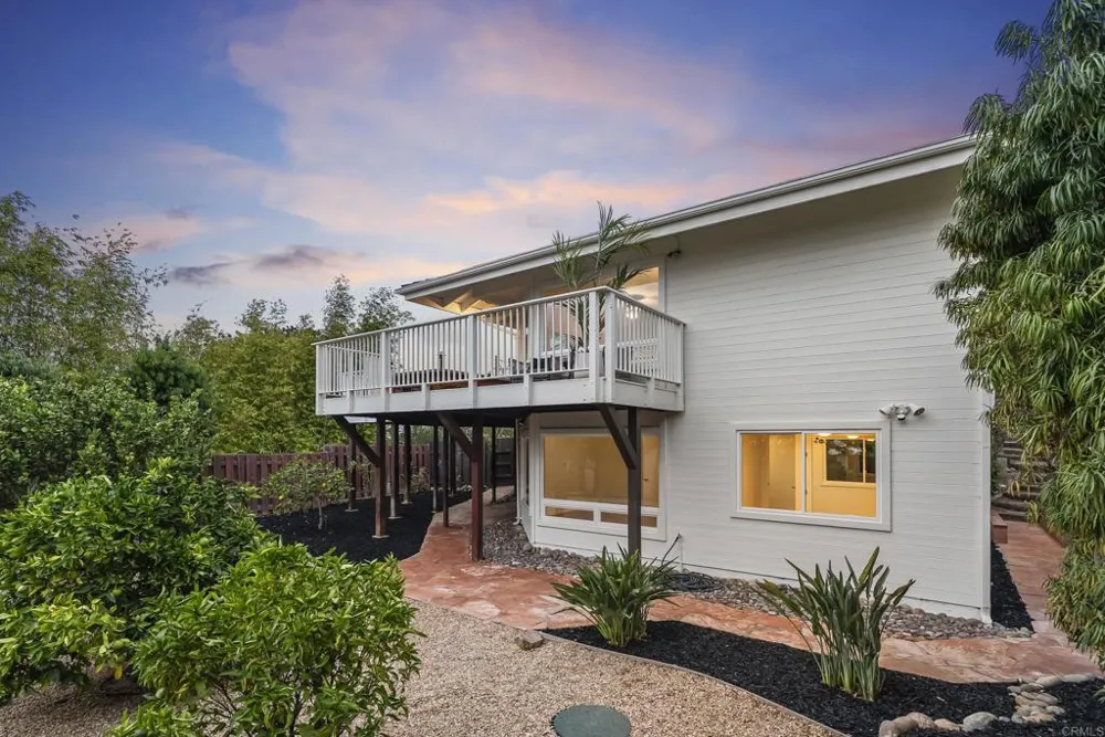541 S Granados Avenue Solana Beach, CA 92075
