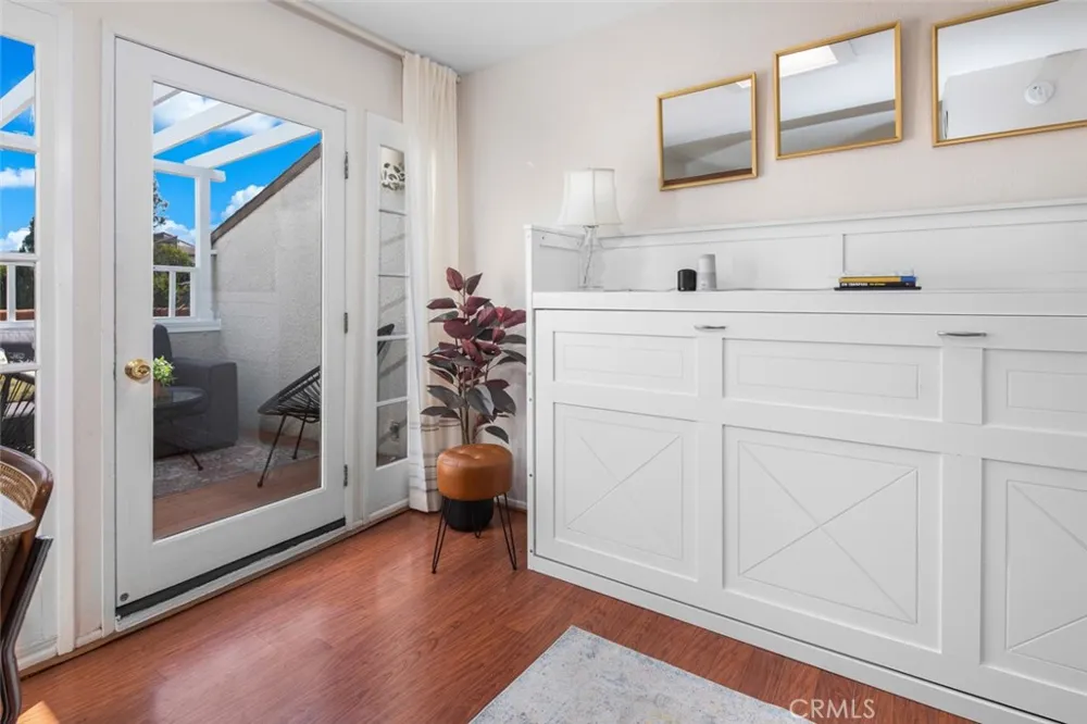 10365 Almayo Avenue #6 Los Angeles, CA 90064