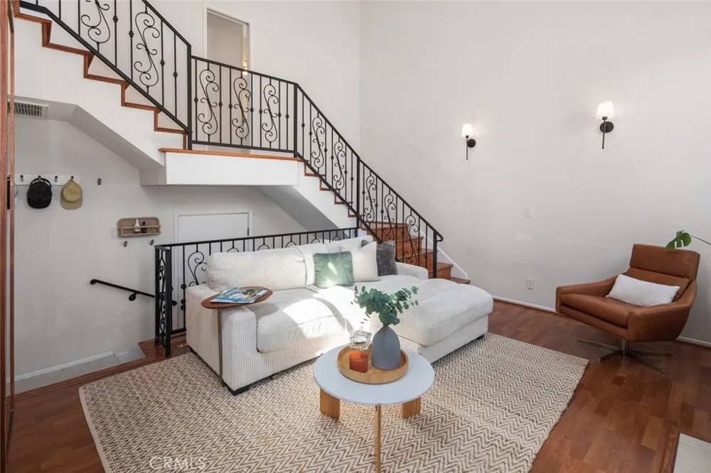 10365 Almayo Avenue #6 Los Angeles, CA 90064