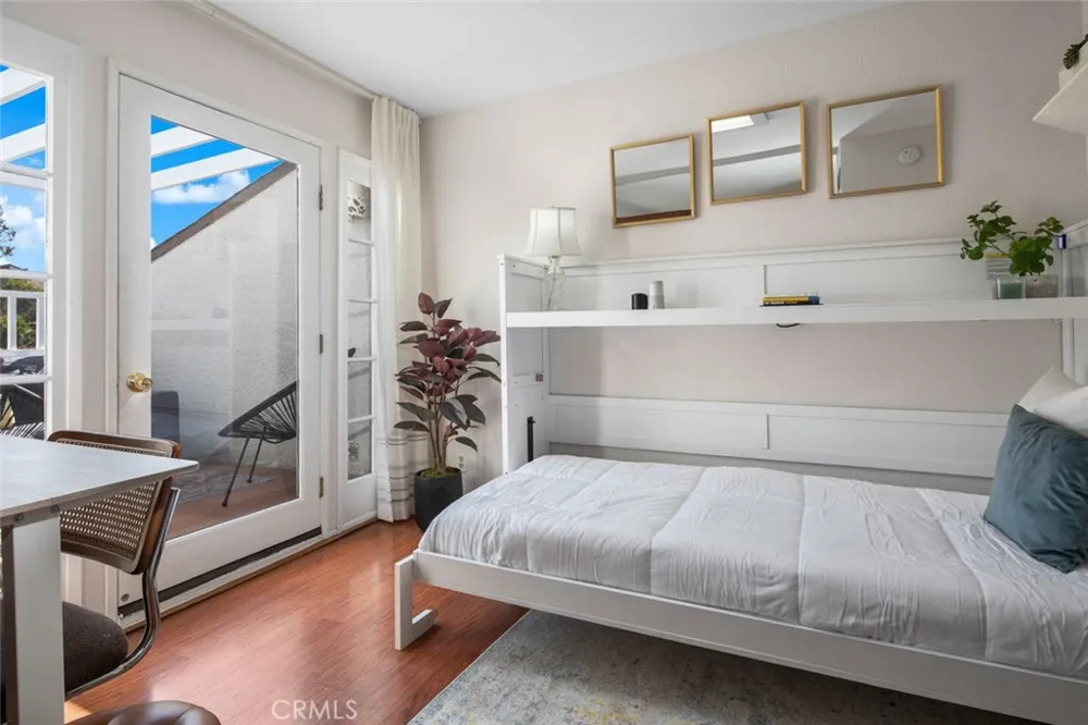 10365 Almayo Avenue #6 Los Angeles, CA 90064