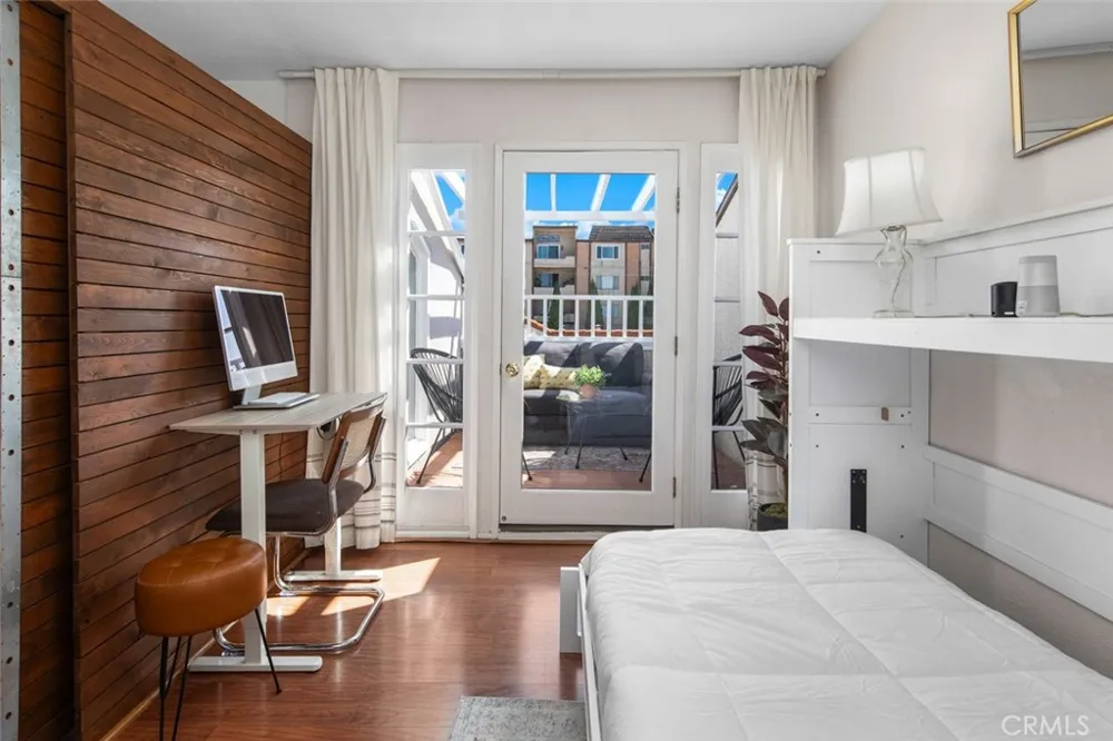 10365 Almayo Avenue #6 Los Angeles, CA 90064