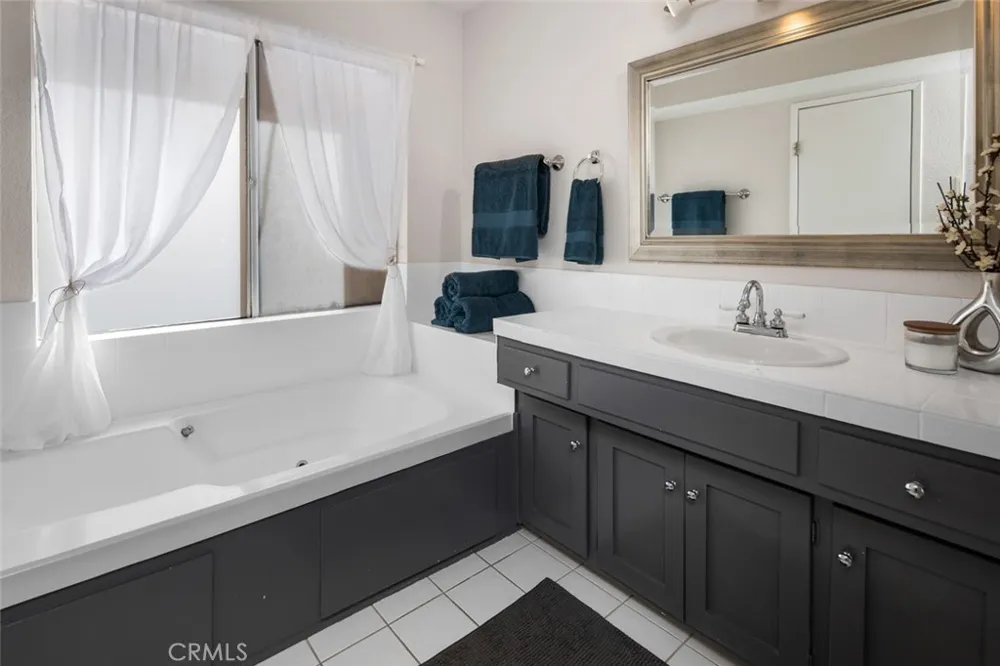 10365 Almayo Avenue #6 Los Angeles, CA 90064