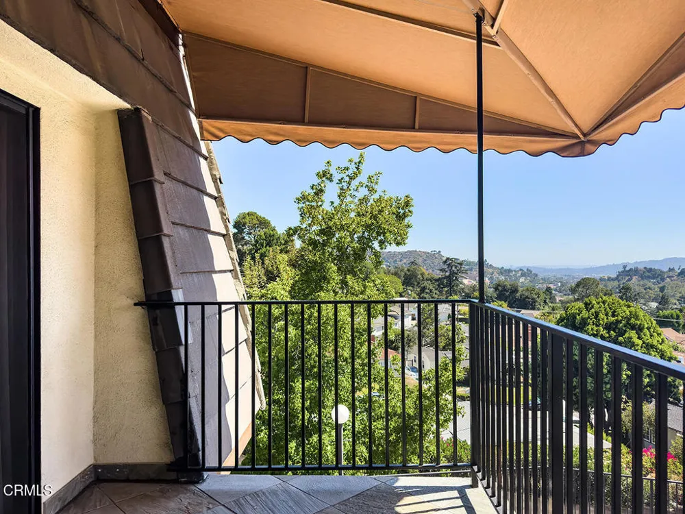 1861 Oakmont Terrace Glendale, CA 91208